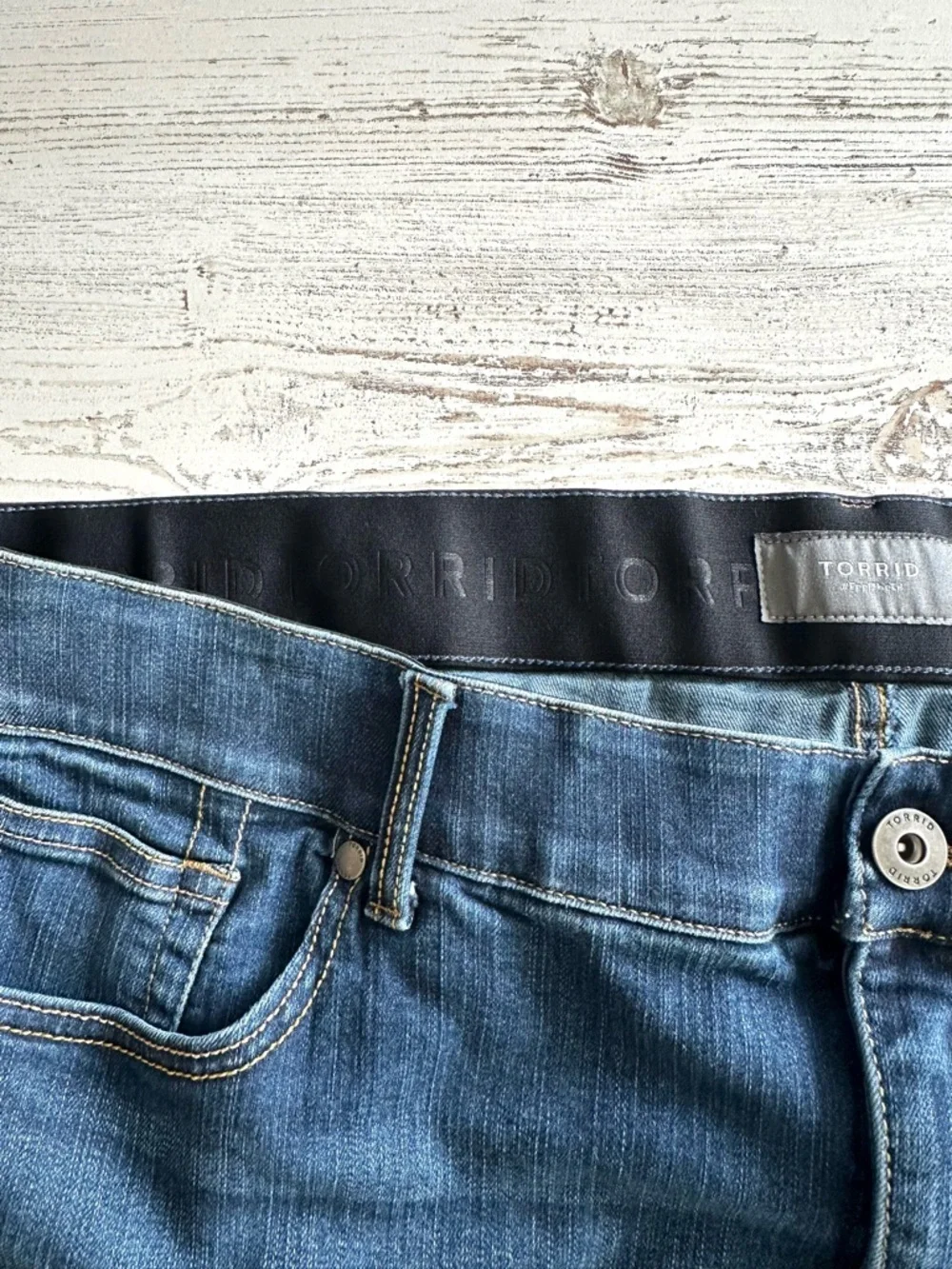 TORRID 5” Bombshell High Rise Short Stretch Denim Dark Wash Hydrosphere 22 - Picture 8 of 10